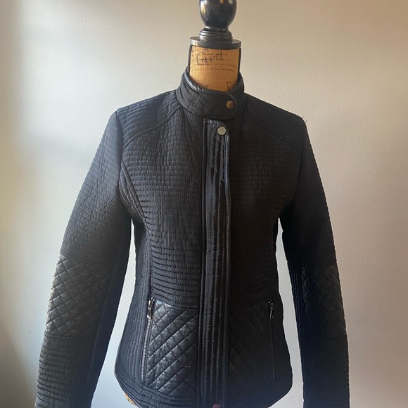 Tribal Jackets & Blazers - Tribal Women's Sz M Black Quilted Jacket with faux leather accents
